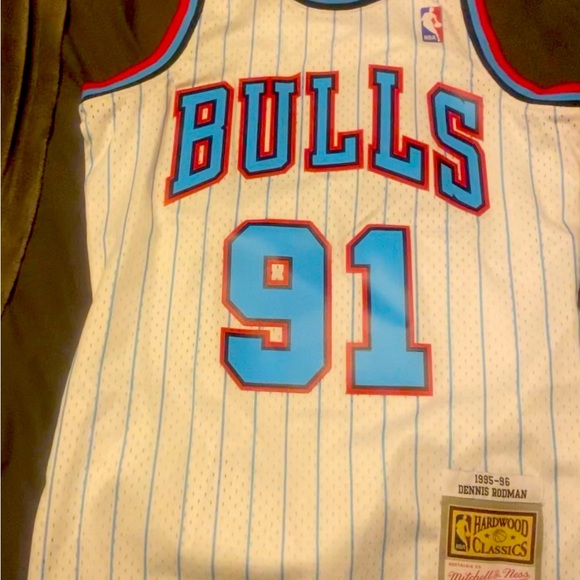 Dennis Rodman throw back - Picture 1 of 2